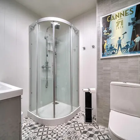 Ref 1413 - Center For Rent *